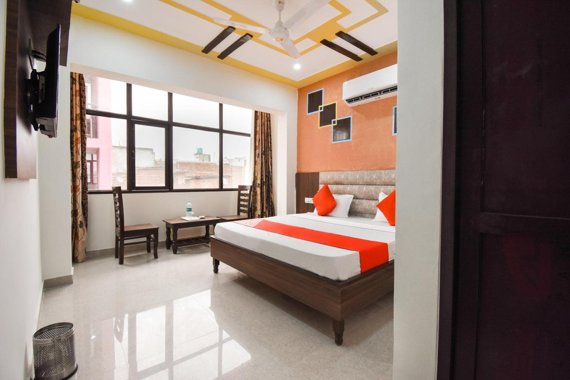 Hotel O 3*